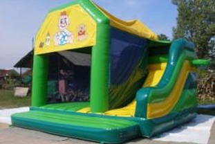 Location garde de chateau gonflable