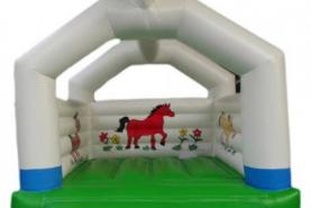 Location garde de chateau gonflable