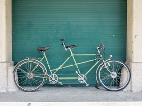 Location tandem
