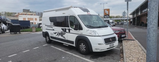 Location camping car adria