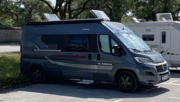 Location camping car adria