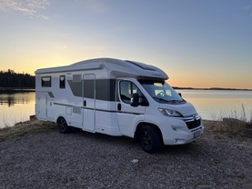 Location camping car adria