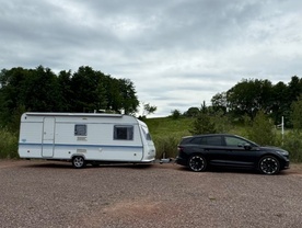 Location camping car adria