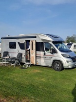 Location camping car adria