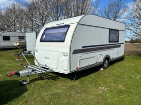 Location camping car adria