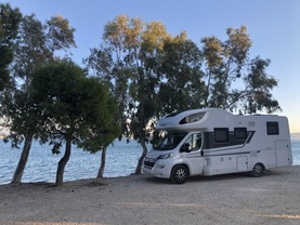 Location camping car adria