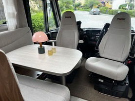 Location camping car pilote