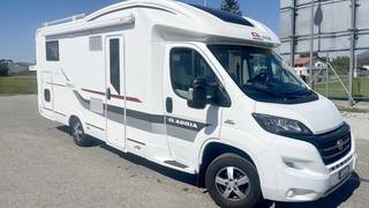 Location camping car adria