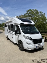 Location camping car adria