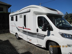 Location camping car adria