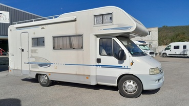 Location camping car adria