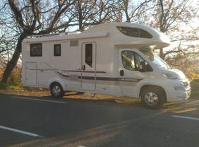 Location camping car adria