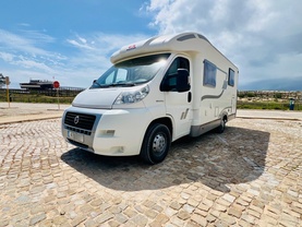 Location camping car adria