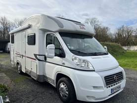 Location camping car adria