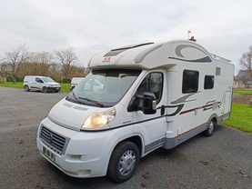 Location camping car adria