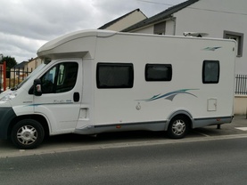Location camping car adria