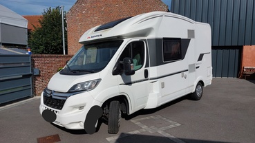 Location camping car adria