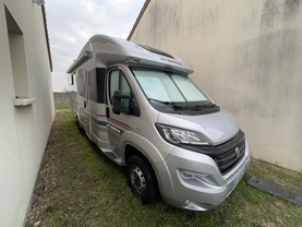 Location camping car adria