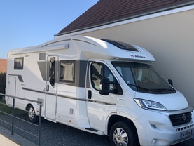 Location camping car adria