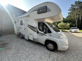 Location camping car adria