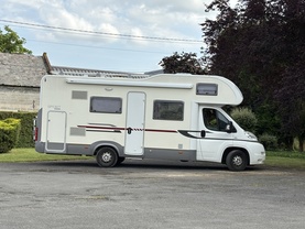 Location camping car adria