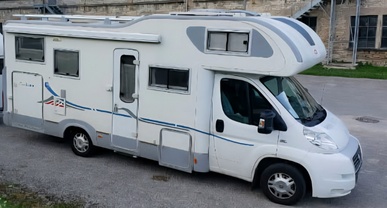 Location camping car adria