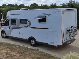 Location camping car pilote