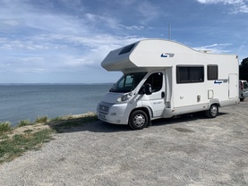 Location camping car adria