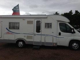 Location camping car adria