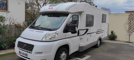 Location camping car adria