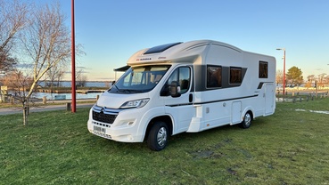 Location camping car adria