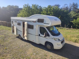 Location camping car pilote