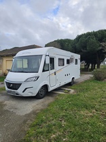 Location camping car adria