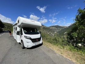 Location camping car pilote