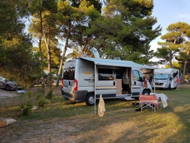 Location camping car adria