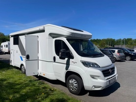 Location camping car adria