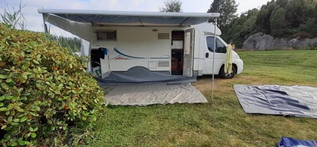 Location camping car adria