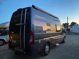 Location camping car adria