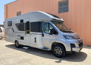 Location camping car adria