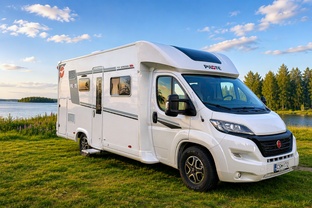 Location camping car pilote