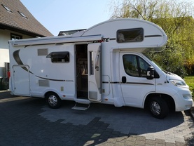 Location camping car pilote