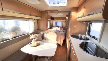 Location camping car adria