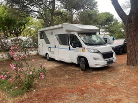 Location camping car adria
