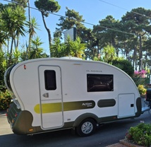 Location camping car adria