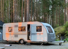 Location camping car adria