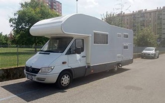 Location camping car mercedes