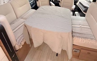 Location camping car pilote