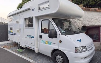 Location camping car pilote