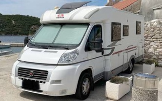 Location camping car adria