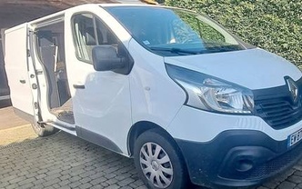 Location location renault trafic